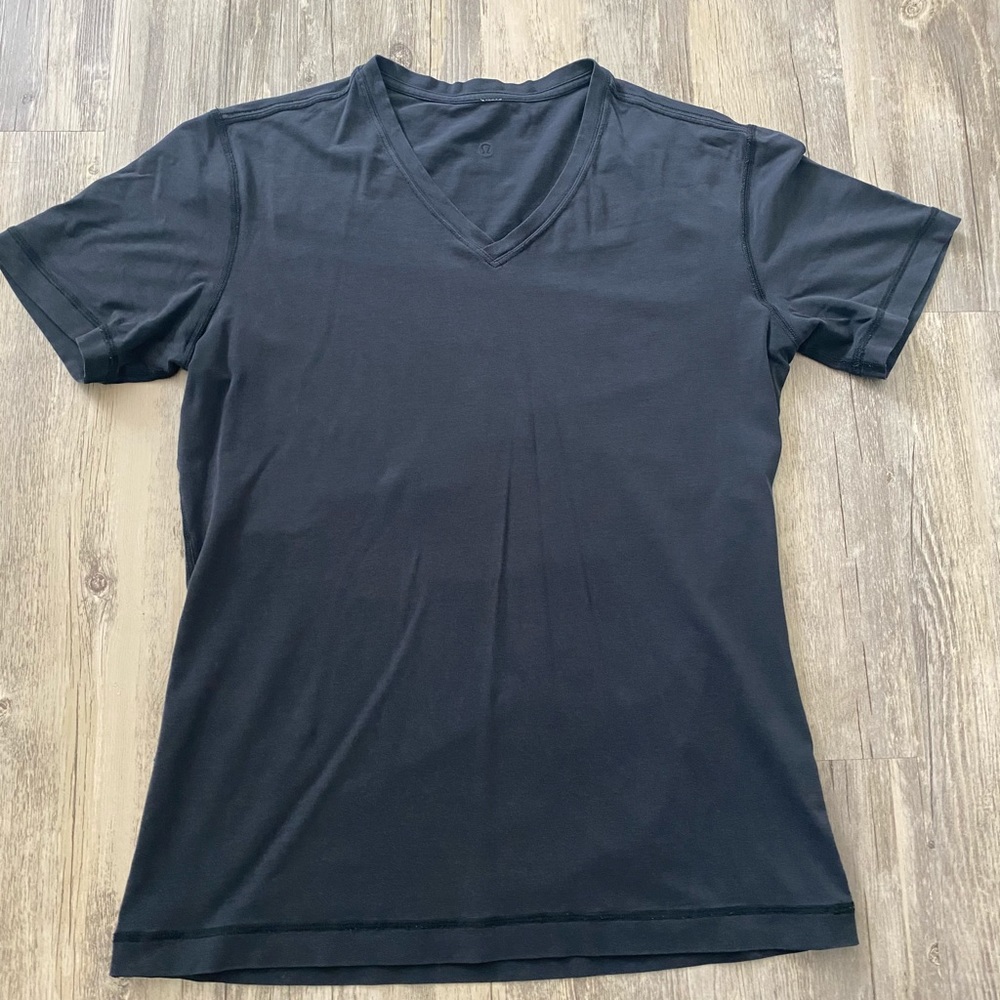 Lululemon Five Year basic V-neck Tee